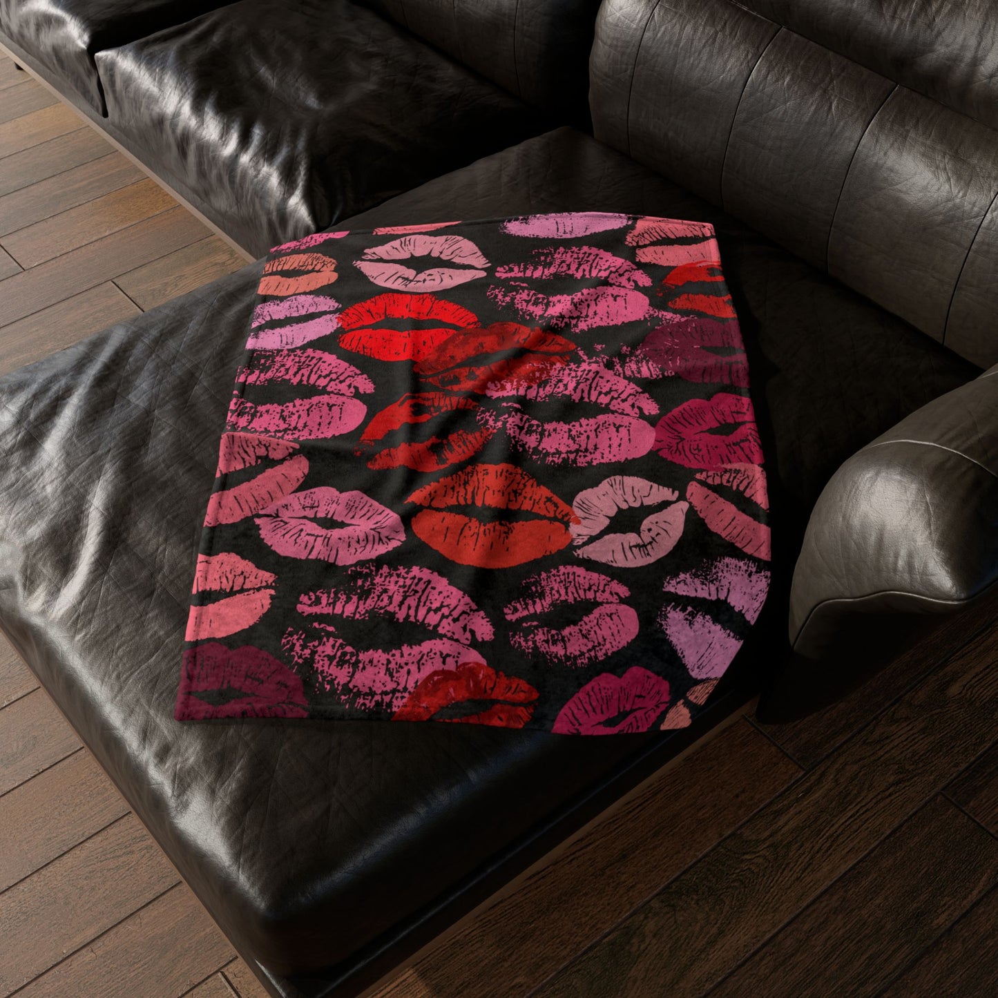 Lipstick Print Polyester Blanket (Black Background)