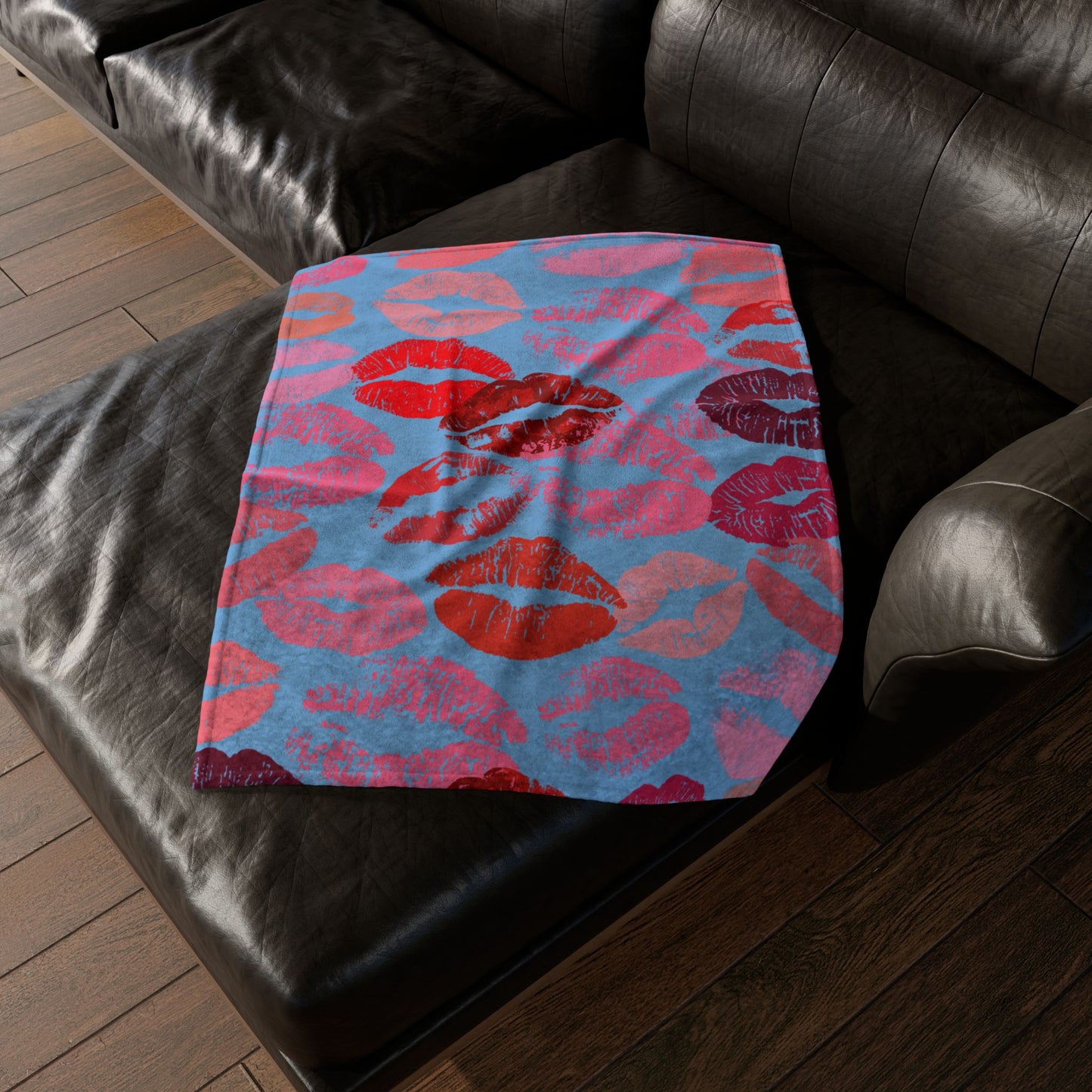 Lipstick Print Polyester Blanket (Blue Background)