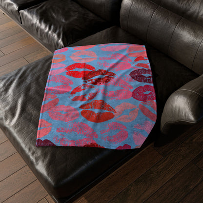 Lipstick Print Polyester Blanket (Blue Background)