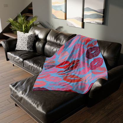 Lipstick Print Polyester Blanket (Blue Background)