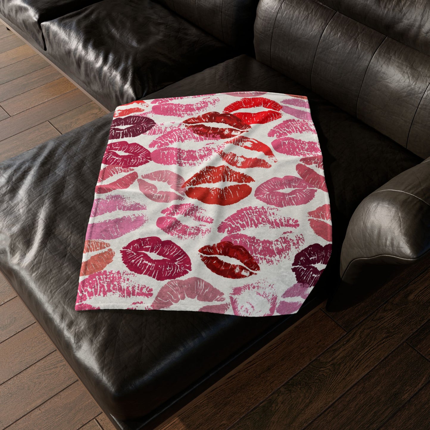 Lipstick Print Polyester Blanket (White Background)