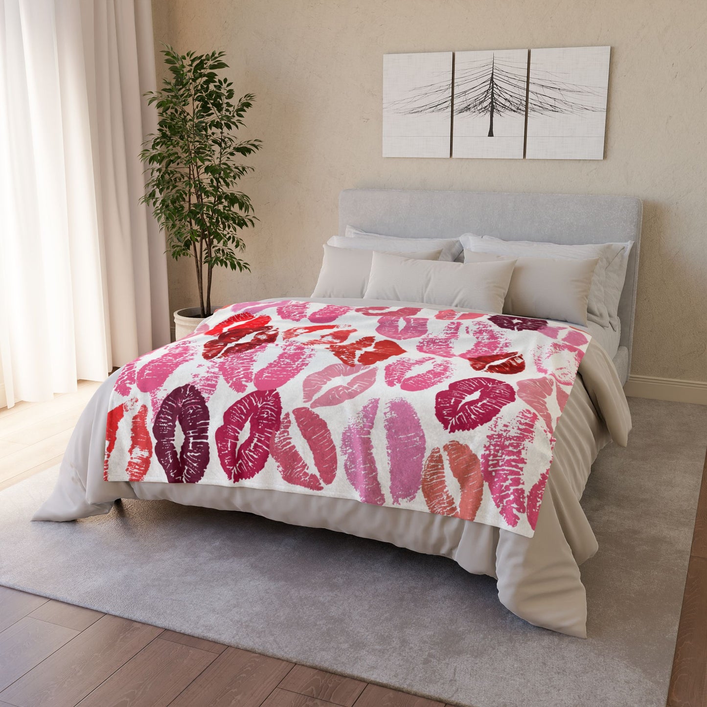 Lipstick Print Polyester Blanket (White Background)