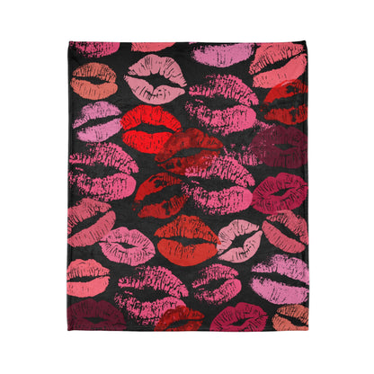 Lipstick Print Polyester Blanket (Black Background)